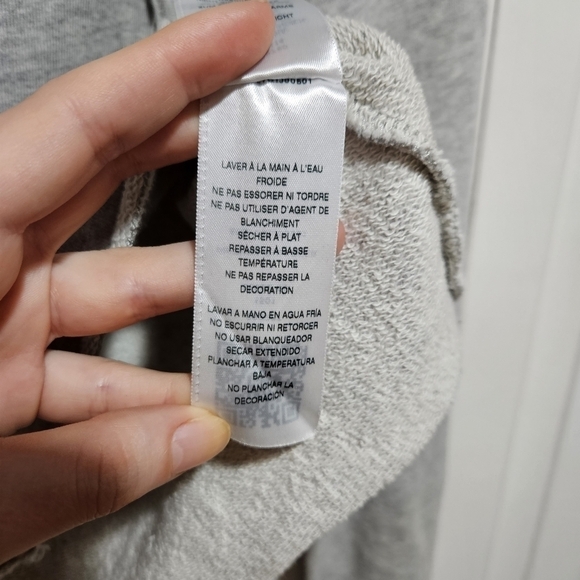 TRUE Religion Studded Bedazzled Gray Cropped Pintuck Pullover Hoodie Size Small - Picture 12 of 13